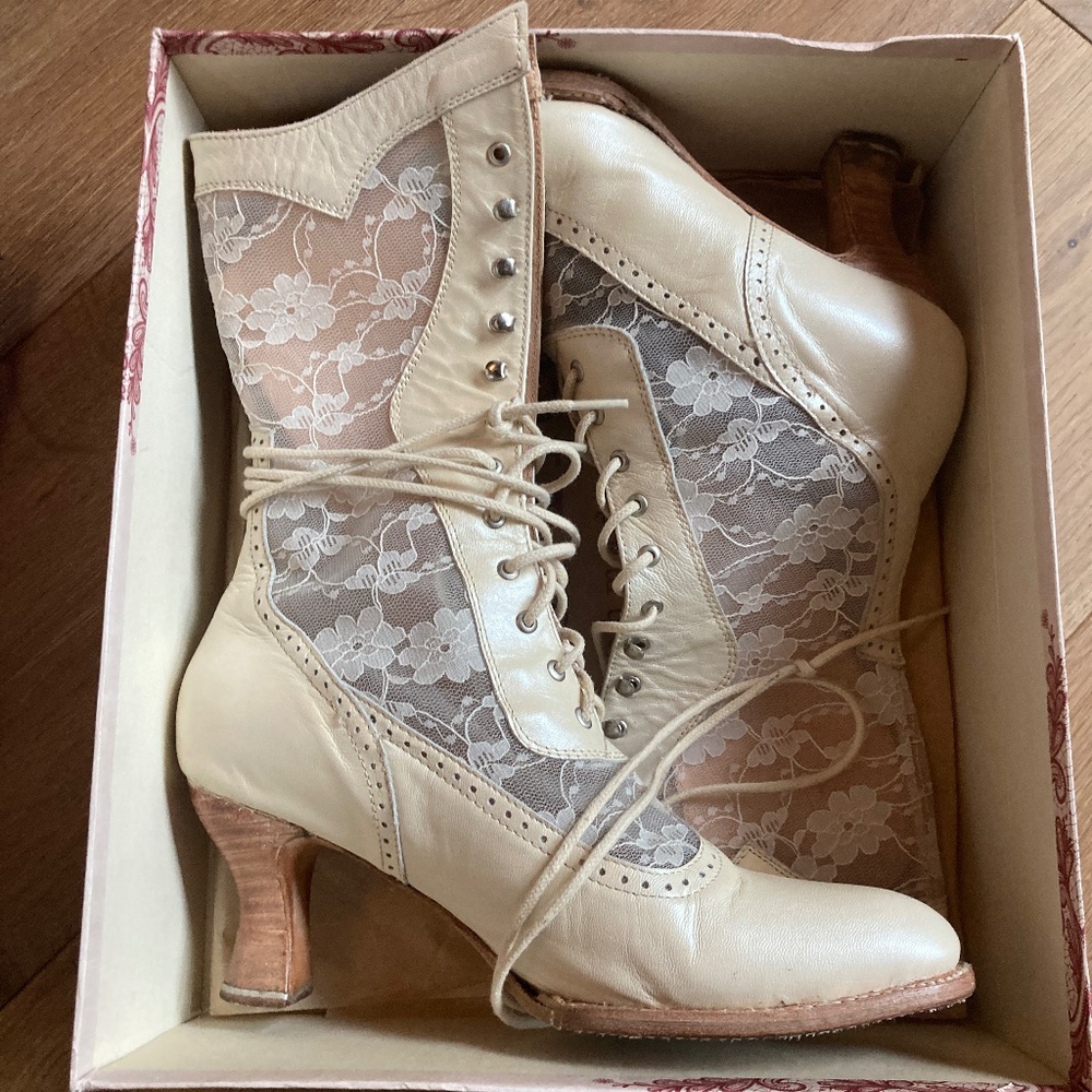 Oak Tree Farm Boots